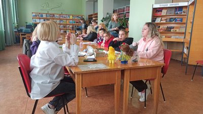 Створювали ляльки-обереги. У Дніпрі провели безкоштовний майстер-клас для переселенців