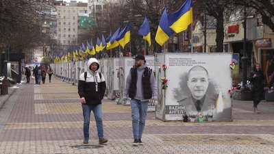 З початку року на Алеї Героїв додалось майже десять нових кубів з портретами загиблих жителів громади. Наприкінці тижня – планують встановити ще три З початку року на Алеї Героїв додалось майже десять нових кубів з портретами загиблих жителів громади. Наприкінці тижня – планують встановити ще три