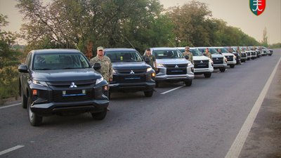 Одеська бригада морських піхотинців отримала 15 нових автомобілів