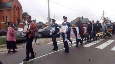 На Житомирщині прощаються із загиблими в авіакатастрофі на Харківщині курсантами (ОНОВЛЮЄТЬСЯ) На Житомирщині прощаються із загиблими в авіакатастрофі на Харківщині курсантами (ОНОВЛЮЄТЬСЯ)