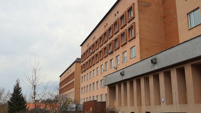 У Рівненській обласній дитячій лікарні виявили COVID у медпрацівниці