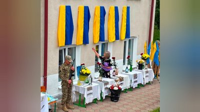 На Івано-Франківщині відкрили анотаційні дошки п'ятьом полеглим воїнам