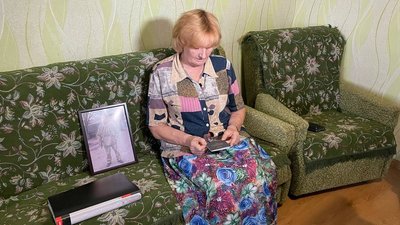 У Миколаєві дружину загиблого військовослужбовця Миколи Резниченка, який загинув 8 березня 2022 року на Донеччині, вимагають повернути єдині виплати, які в цей період отримувала жінка — пенсію чоловіка. Сповіщення про це родина отримала через рік.