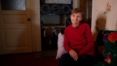 Олена Романюк у селі Бірківка. Чернігівщина Олена Романюк у селі Бірківка. Чернігівщина