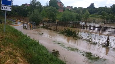У Надвірнянській громаді на Івано-Франківщині внаслідок негоди підтопило село Гвізд