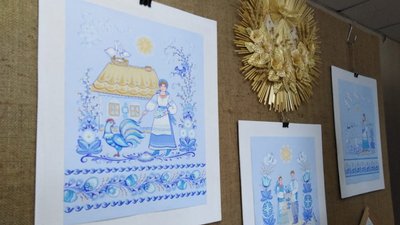 Персональна виставка мисткині таврійського розпису відкрилась у Миколаєві