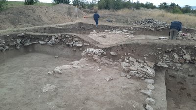 Розкопали житло, прикраси, кераміку: на Херсонщині археологи дослідили поселення 1 ст. до нашої ери Розкопали житло, прикраси, кераміку: на Херсонщині археологи дослідили поселення 1 ст. до нашої ери