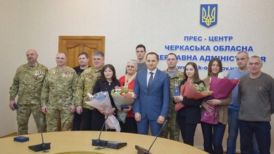 Десятеро черкащан нагородили відзнакою "Холодний Яр" Десятеро черкащан нагородили відзнакою "Холодний Яр"