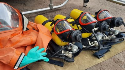 Кропивницькі рятувальники показали, що використовуватимуть під час радіаційної чи хімічної загрози