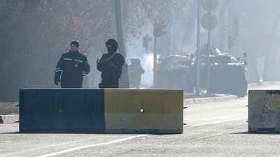 "Назарбаєв мріє стати казахським Ататюрком, щоб усі молилися на нього". Казахи — про протести "Назарбаєв мріє стати казахським Ататюрком, щоб усі молилися на нього". Казахи — про протести