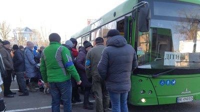 Евакуація на Миколаївщині. Майже 16 тисяч людей виїхали з області