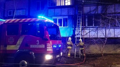 У Миколаєві під час пожежі евакуювали власницю оселі У Миколаєві під час пожежі евакуювали власницю оселі