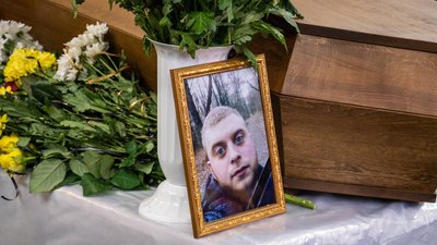 На Тернопільщині попрощалися із загиблими військовослужбовцями На Тернопільщині попрощалися із загиблими військовослужбовцями