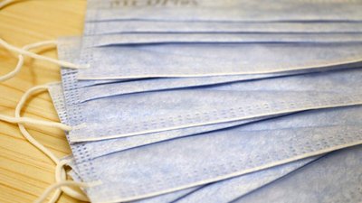 Уряд зняв заборону на експорт масок з України