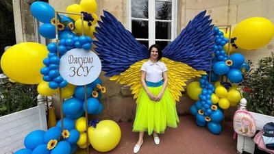 Українські кольори на подіумах Парижа: черкащанка робить прикраси з будматеріалів Українські кольори на подіумах Парижа: черкащанка робить прикраси з будматеріалів