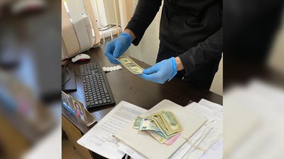 На Чернігівщині викрили медичних працівників, які за гроші оформлювали групи інвалідності чоловікам призовного віку На Чернігівщині викрили медичних працівників, які за гроші оформлювали групи інвалідності чоловікам призовного віку