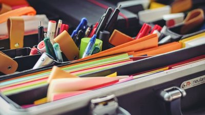 У Франківську 180 дітей отримають сертифікати на шкільне приладдя