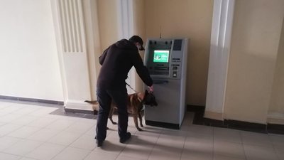 Евакуація у двох судах Харкова: поліція шукає вибухівку Евакуація у двох судах Харкова: поліція шукає вибухівку