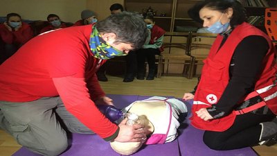 "Дай Бог, аби не знадобилося". Як в Одесі навчають першій медичній допомозі "Дай Бог, аби не знадобилося". Як в Одесі навчають першій медичній допомозі