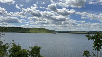 Краєвид на Дністровське водосховище у Хмельницькій області, червень 2026 року