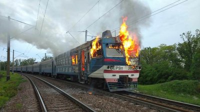 Електропоїзд Одеської залізниці зайнявся Електропоїзд Одеської залізниці зайнявся