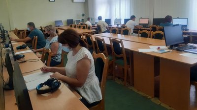 Іспит на володіння українською: як проходять тестування держслужбовці в Луцьку Іспит на володіння українською: як проходять тестування держслужбовці в Луцьку