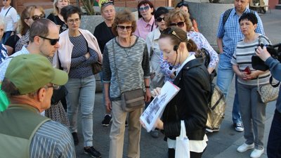 "Таємниці катеринославського бізнесу". У Дніпрі переселенцям показали історичні торгові місця