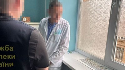 Хірургу вручили підозру