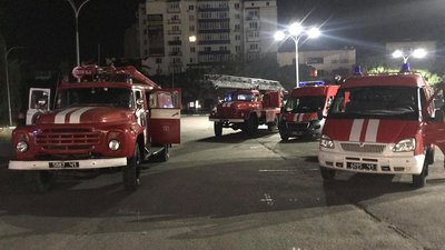 У Франківську горіло 2 поверхи закинутого заводу У Франківську горіло 2 поверхи закинутого заводу