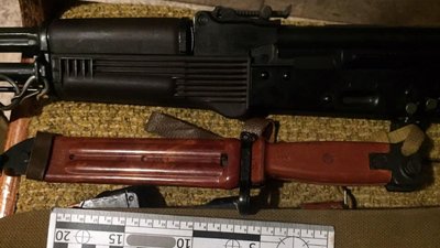 Поліцейські виявили незаконне зберігання зброї у Сумах Поліцейські виявили незаконне зберігання зброї у Сумах