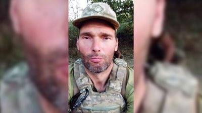 На Чернігівщині попрощалися з військовослужбовцями, які загинули на сході України На Чернігівщині попрощалися з військовослужбовцями, які загинули на сході України