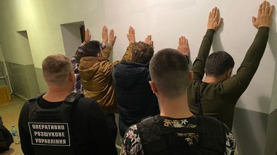 П'ятнадцять нелегальних мігрантів за добу виявили правоохоронці на Закарпатті П'ятнадцять нелегальних мігрантів за добу виявили правоохоронці на Закарпатті