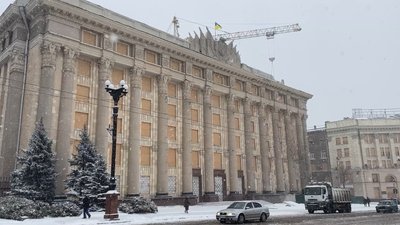 Волонтерка, яка народилася під час Другої світової, плете у Харкові маскувальні сітки на фронт Волонтерка, яка народилася під час Другої світової, плете у Харкові маскувальні сітки на фронт