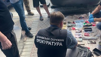 Мукачівця судитимуть за підозрою у збуті наркотиків та незаконному зберіганні ручної осколкової гранати
