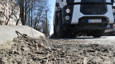 Прибирання доріг у Луцьку