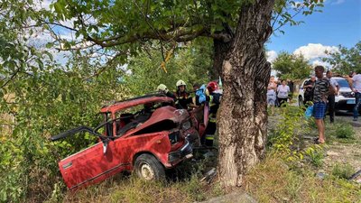 На Закарпатті у ДТП загинув чоловік, а підлітка госпіталізували