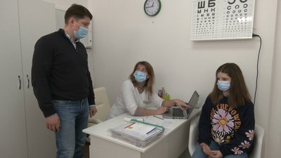 Як почуваються щеплені однією дозою та чому йдуть вакцинуватися неповнолітні на Рівненщині Як почуваються щеплені однією дозою та чому йдуть вакцинуватися неповнолітні на Рівненщині