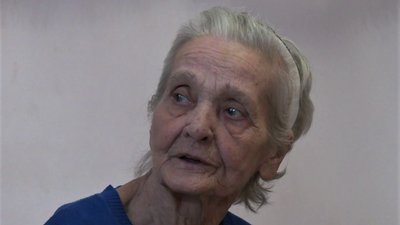 Родина добу шукала бабусю з вигорілого пансіонату у Харкові — репортаж Родина добу шукала бабусю з вигорілого пансіонату у Харкові — репортаж