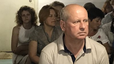 У Романові на Житомирщині урочистості до Дня Конституції провели у бомбосховищі У Романові на Житомирщині урочистості до Дня Конституції провели у бомбосховищі