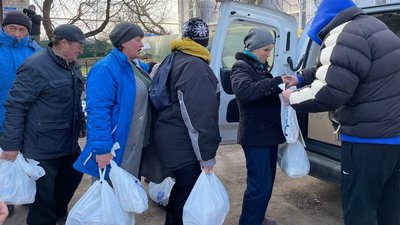 Селище Посад-Покровське, що на Херсонщині, відновлюють після обстрілів Селище Посад-Покровське, що на Херсонщині, відновлюють після обстрілів
