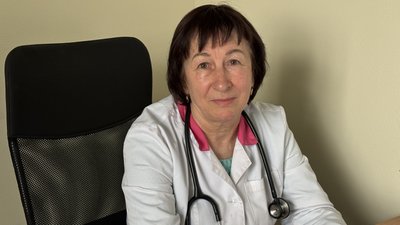 У Доманівці родина 12 років самотужки лікує доньку з рідкісною хворобою У Доманівці родина 12 років самотужки лікує доньку з рідкісною хворобою