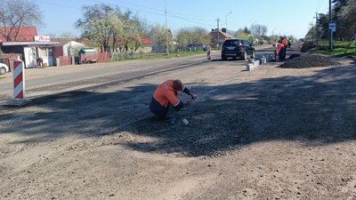 "Ремонт – як виключення": на Волині відновили роботи на автошляху Дачне-Ківерці