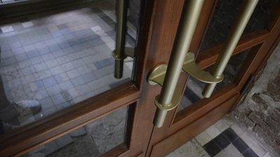 Львівські реставратори відновили історичну браму-віяло на вулиці Захарієвича Львівські реставратори відновили історичну браму-віяло на вулиці Захарієвича