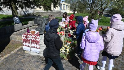 Минуло 80 років: на Тернопільщині вшанували жертв Молотківської трагедії Минуло 80 років: на Тернопільщині вшанували жертв Молотківської трагедії