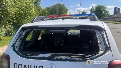 Росіяни дроном поцілили в поліцейську автівку: поранені троє правоохоронців