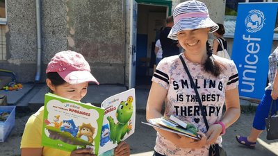 У кропивницькому гуманітарному центрі роздають шкільне приладдя дітям-переселенцям