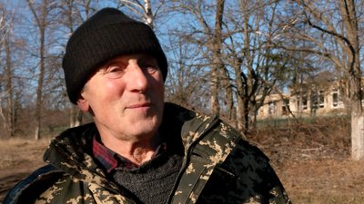 "Снайпер убив людину": як село на Харківщині за 10 км від Росії п'ять місяців жило в окупації "Снайпер убив людину": як село на Харківщині за 10 км від Росії п'ять місяців жило в окупації