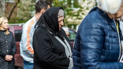 Під час відкриття меморіальної дошки бійцю Артуру-Артему Харіву Під час відкриття меморіальної дошки бійцю Артуру-Артему Харіву