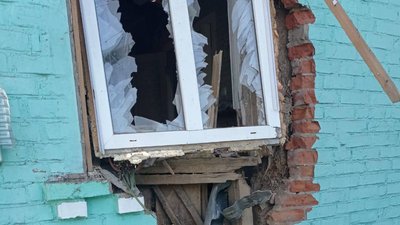 Армія РФ під час евакуації населення обстріляла селище на Харківщині: є поранений Армія РФ під час евакуації населення обстріляла селище на Харківщині: є поранений