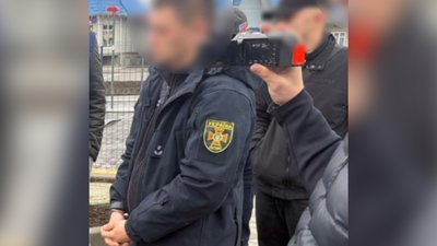 Інспектора ДСНС у Чернівецькій області затримали за збут амфітеміну